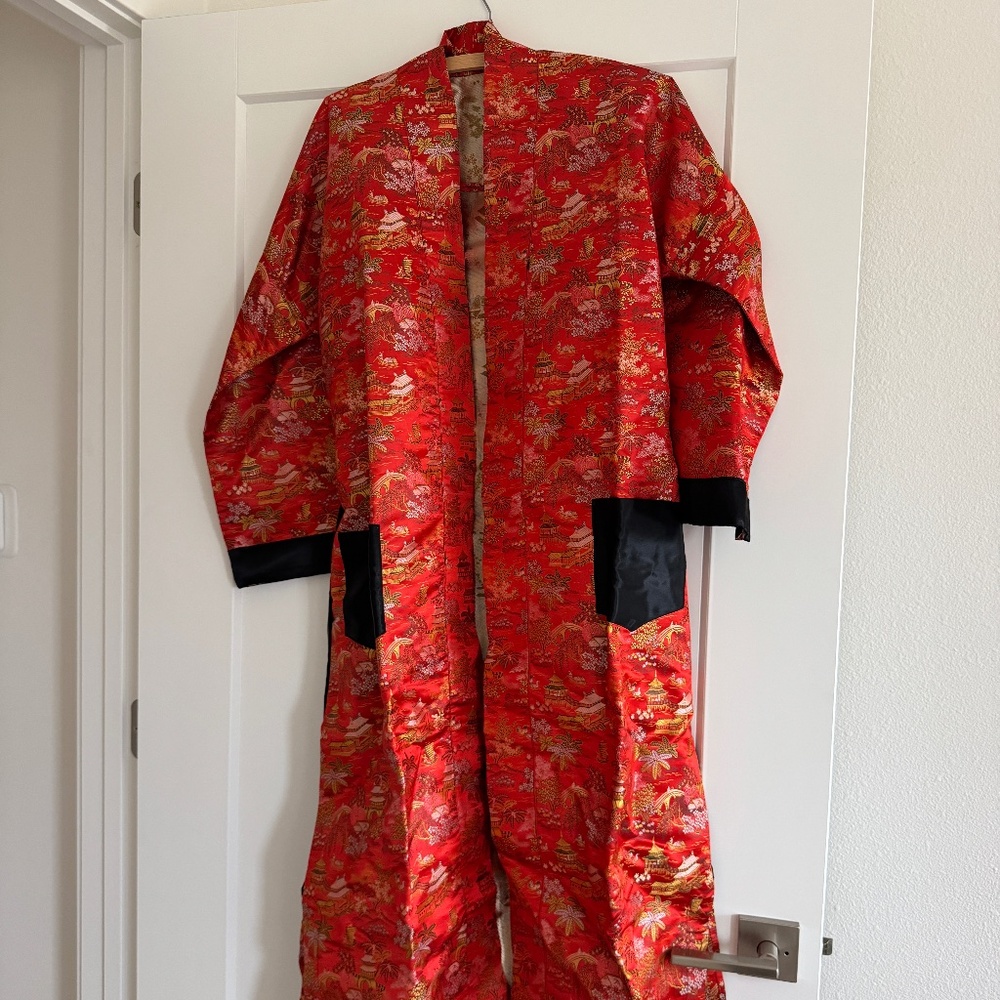 Vintage Red Silk Brocade Kimono Robe – Asian Floral & Pagoda Pattern, Black Trim